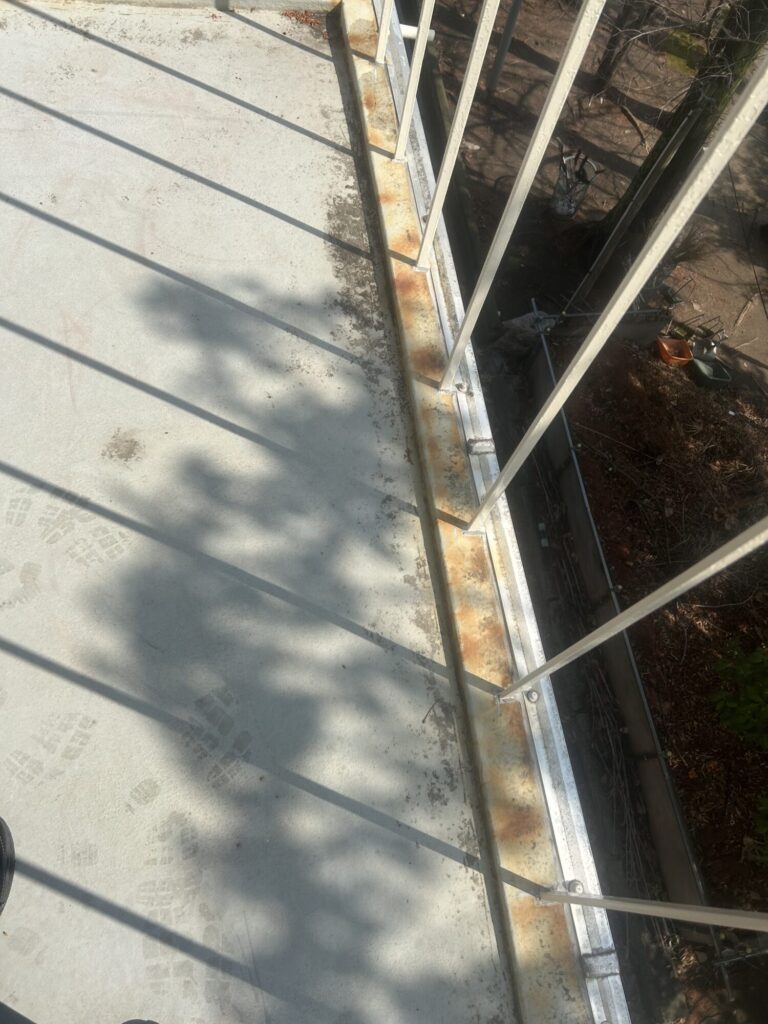 「本館外部階段塗装工事」広島市南区出汐　広島県立工業高校関連工事　施工中ブログ